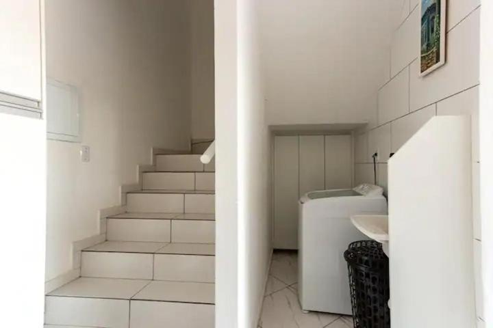 Casa Incrivel Em Frente A Praia De Unamar